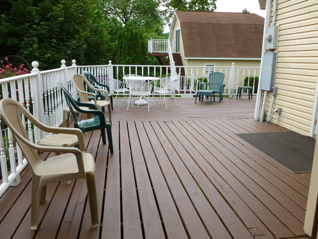 Villa Trickling Waters Retreat Marquette Exterior foto